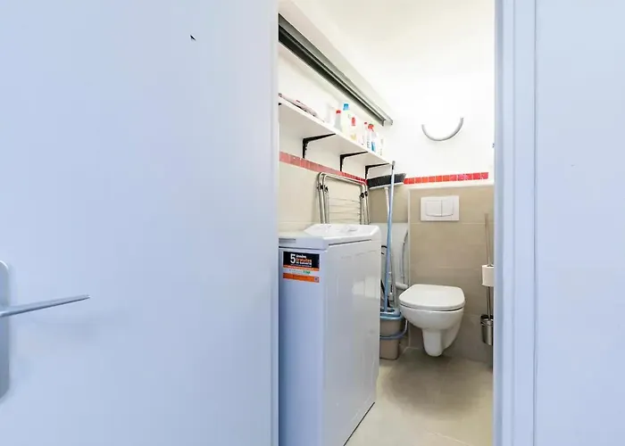 Apartment Gare Du Nord Confortable Pied A Terre Avec Patio