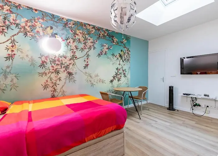 Gare Du Nord Confortable Pied A Terre Avec Patio *